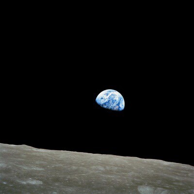 1968年12月30日に公開された「月から昇る地球」